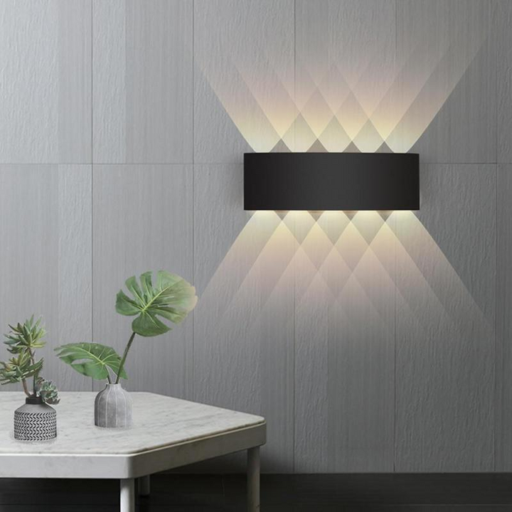 BowLift | Modern Waterproof LED Outdoor Wall Light Made of Aluminum