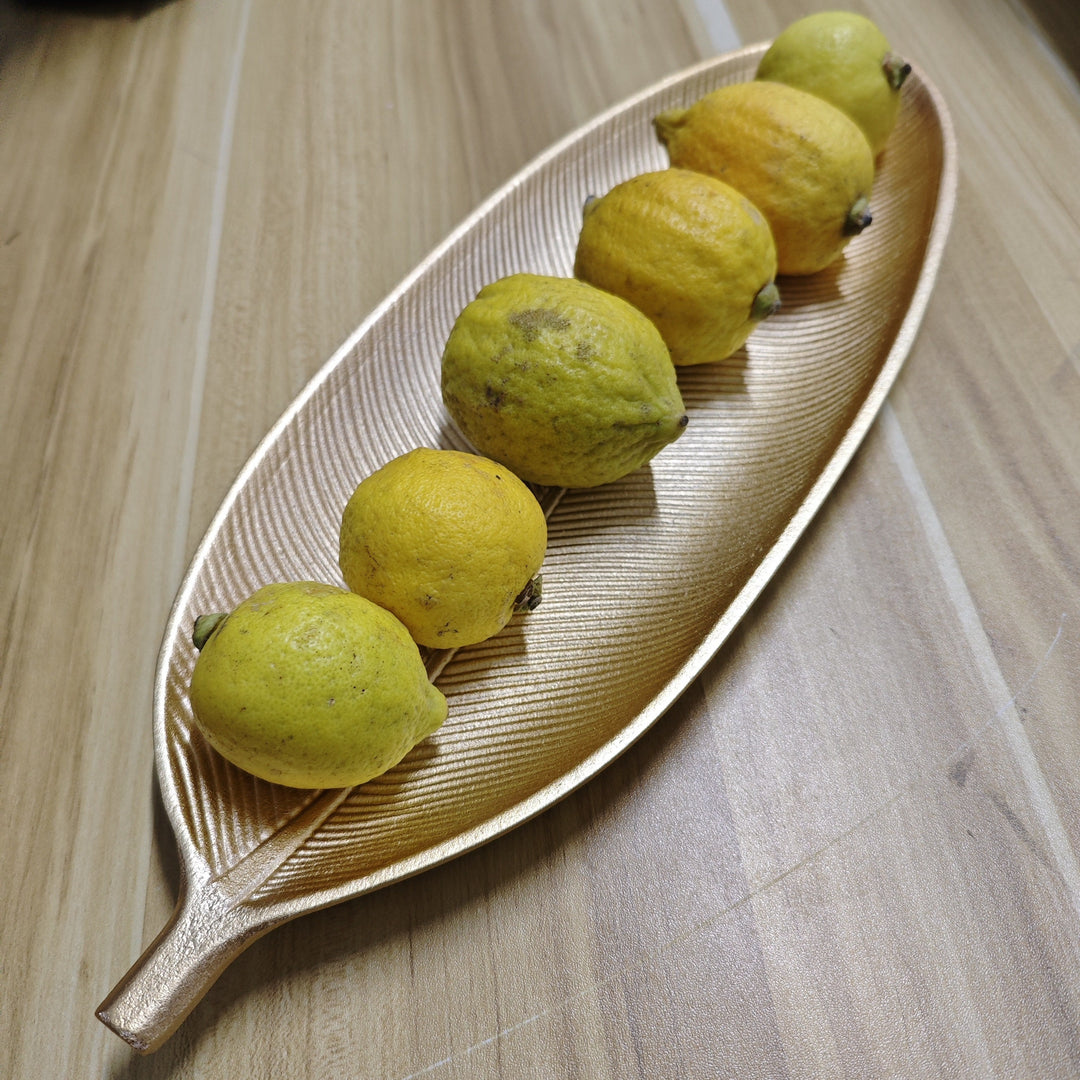 LeafWood – Elegant Wooden Tray in Leaf Shape Bowlift