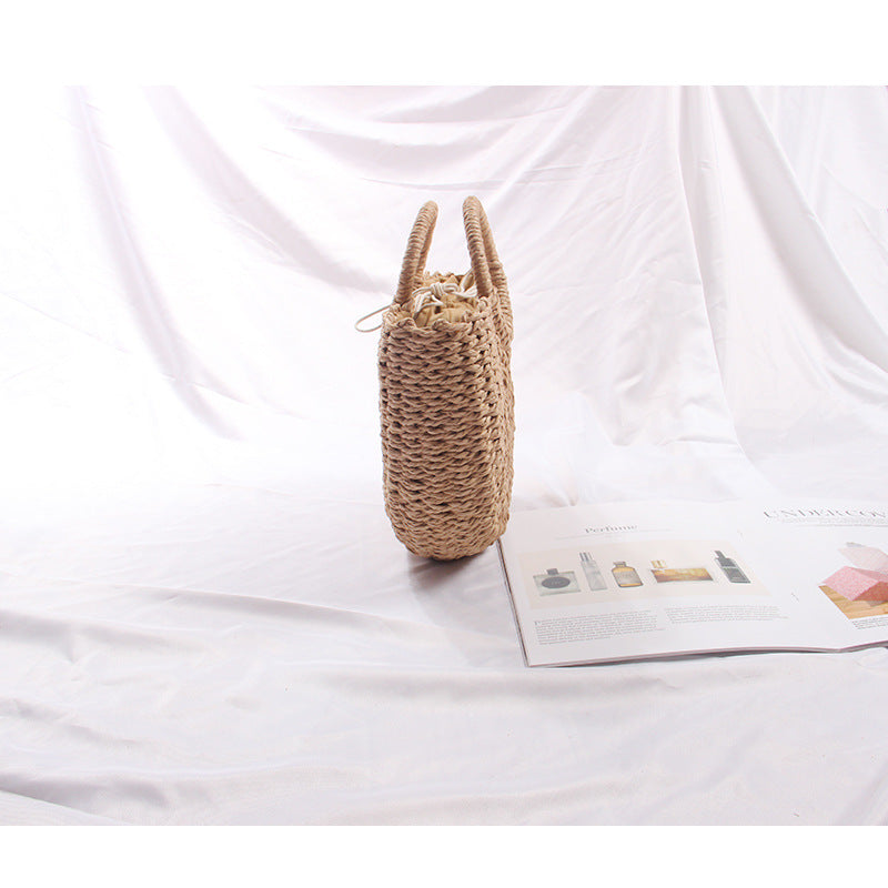 Elegant Bast bag with unique design Bowlift