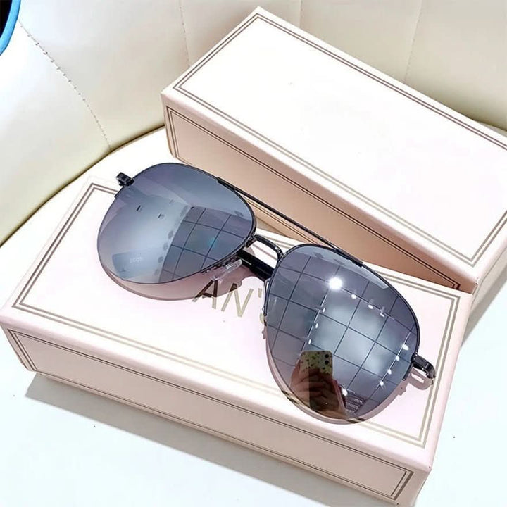 BowLift | Pilot sunglasses for men with gradient and UV400 protection