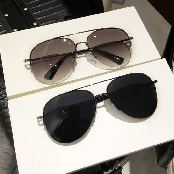 BowLift | Pilot sunglasses for men with gradient and UV400 protection
