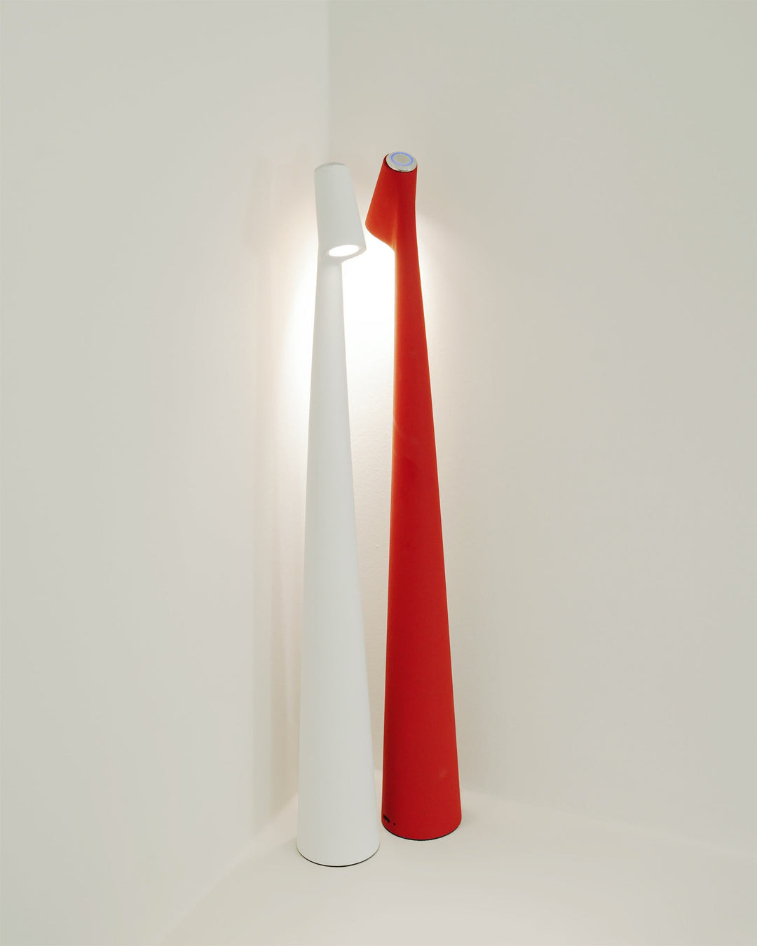 BowLift | EcoLight – Energy-Efficient Rechargeable Desk Lamp