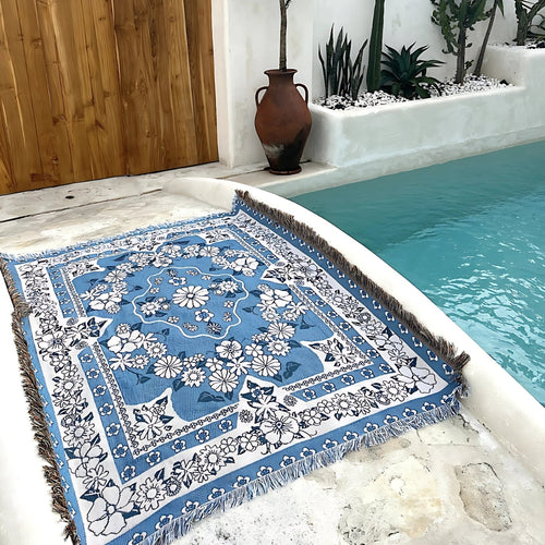 BowLift | Blue Daisy Bloom Boho Travel Outdoor Blanket