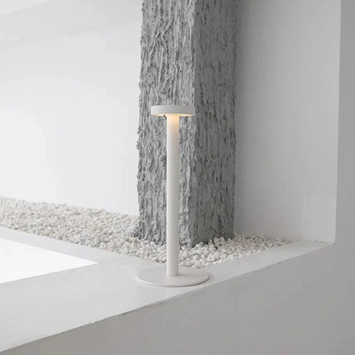 BowLift | Zephyr Aluminum LED Table Lamp