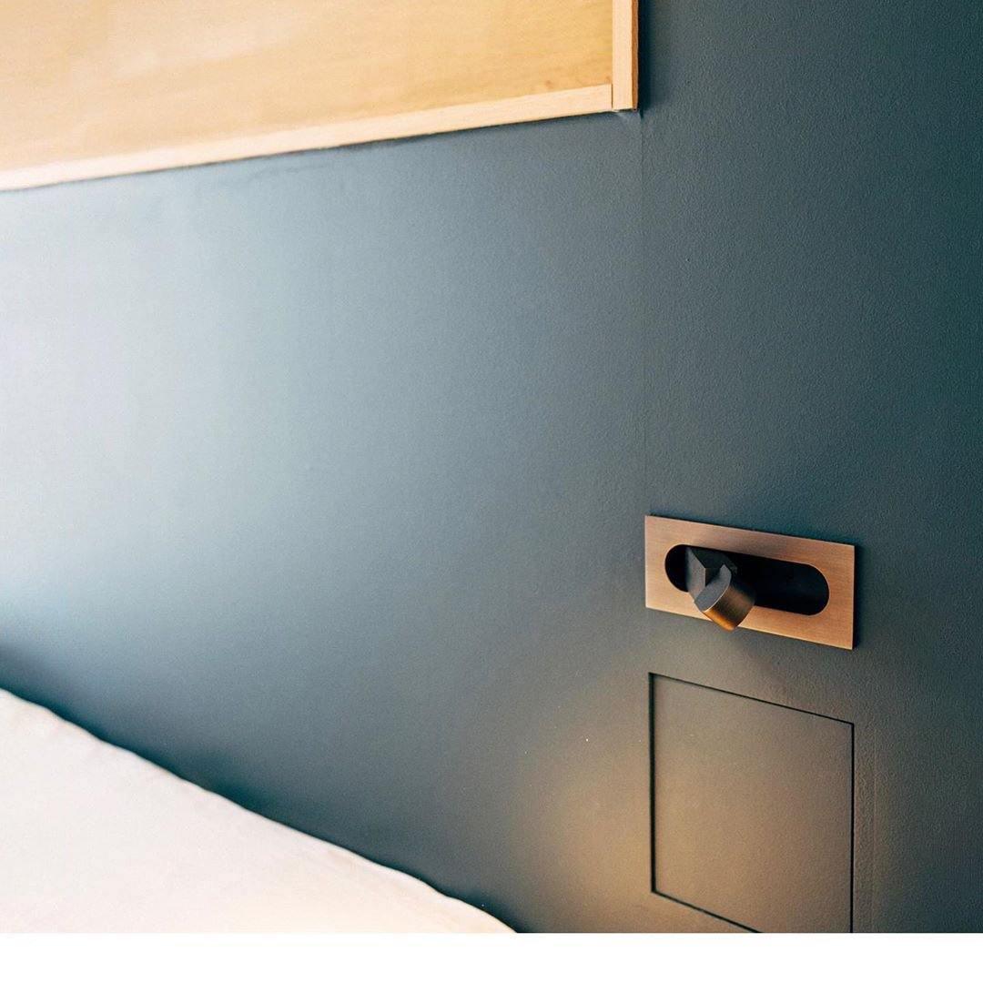 BowLift | LED Bedside Lamp LUMEVIA | 3 Light Colors | Aluminum Alloy | Ø19 cm x H8 cm | With Push Button
