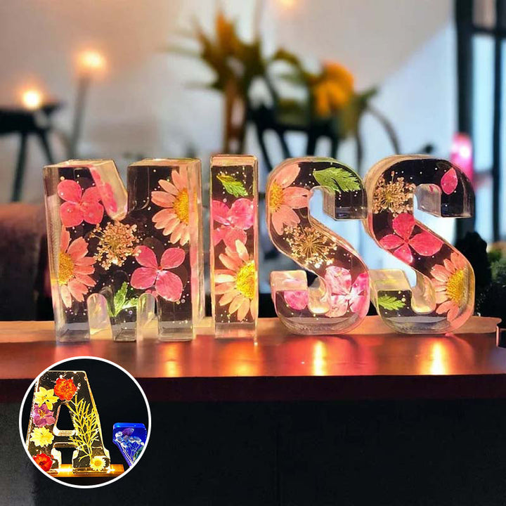Harz-Flower-Night Light | LED-Decorative Lamp in Letter Shape