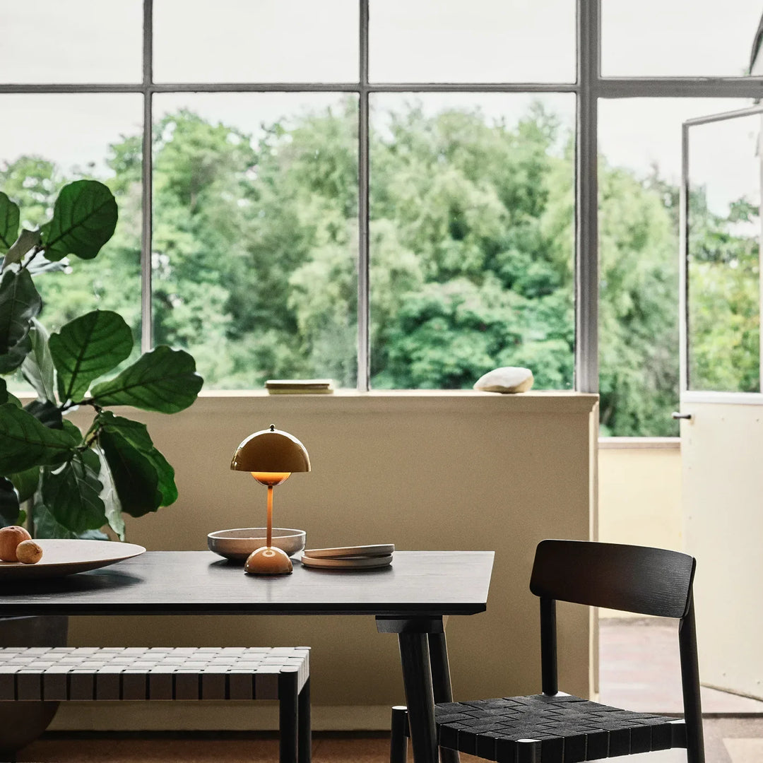 BowLift | LuxeAura Design Lamp | Scandinavian Lamp for a Refined Ambiance