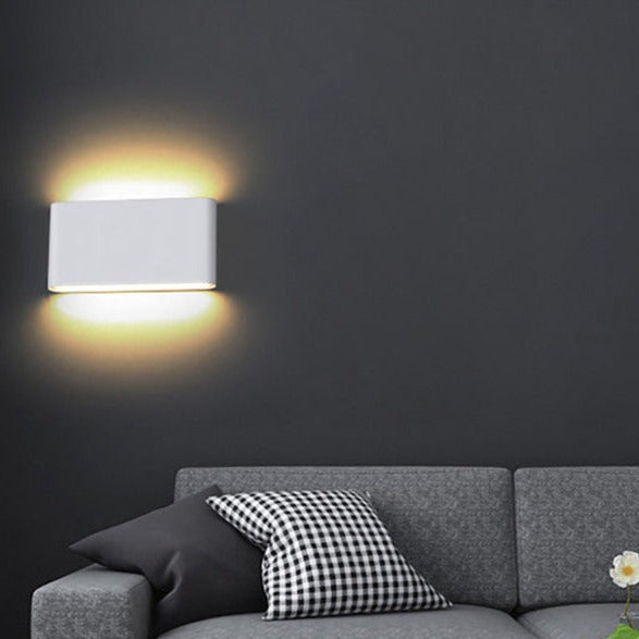 BowLift | Modern LED Outdoor Wall Light – Waterproof, Rectangular