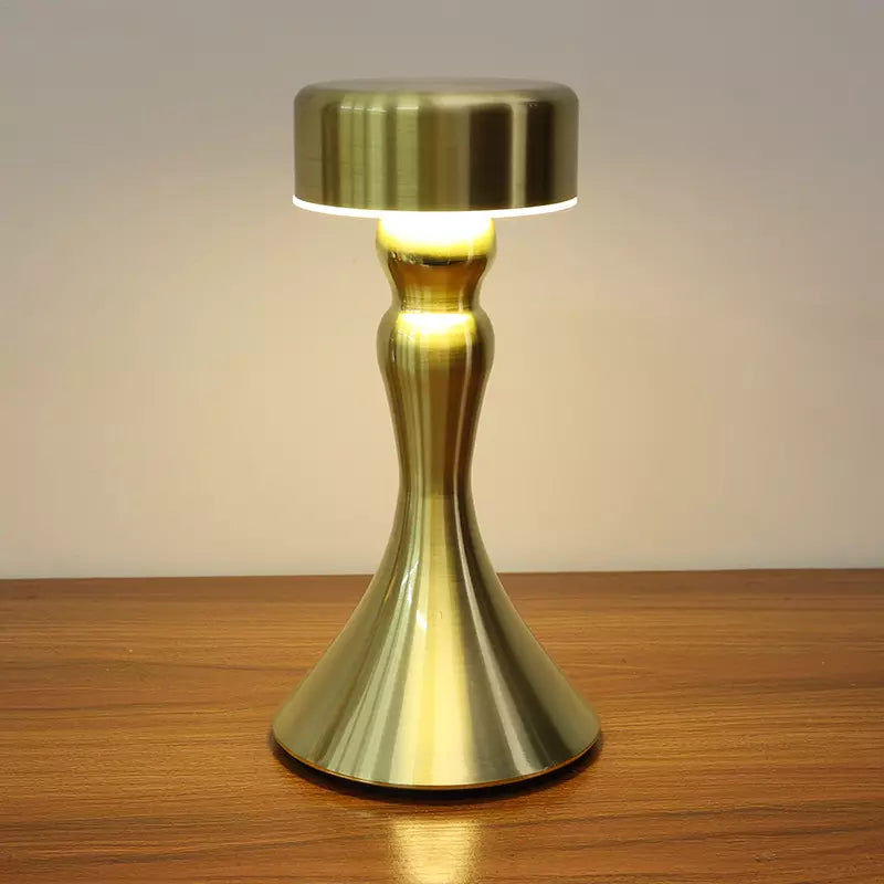 ChicLuxe – Wireless Table Lamp with Charging Function Bowlift