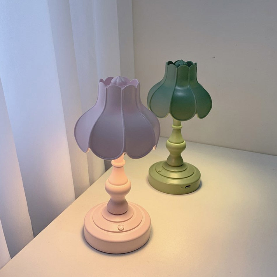 BowLift | Retro Lotus Desktop Lamp