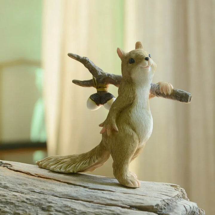 BowLift | NutCharm – The decorative squirrel with heart!
