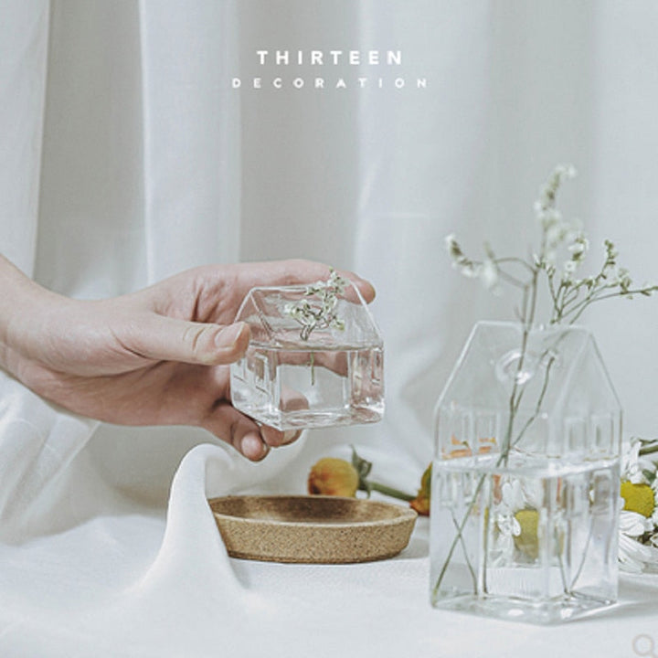 BowLift | Simple Mini House Glass Flower Vase