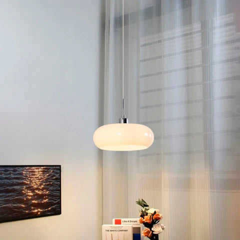 BowLift | Hailie | Modern pendant light made of glass in bread shape