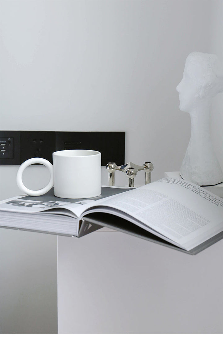 Ares Cup – Minimalist Porcelain Mug Bowlift