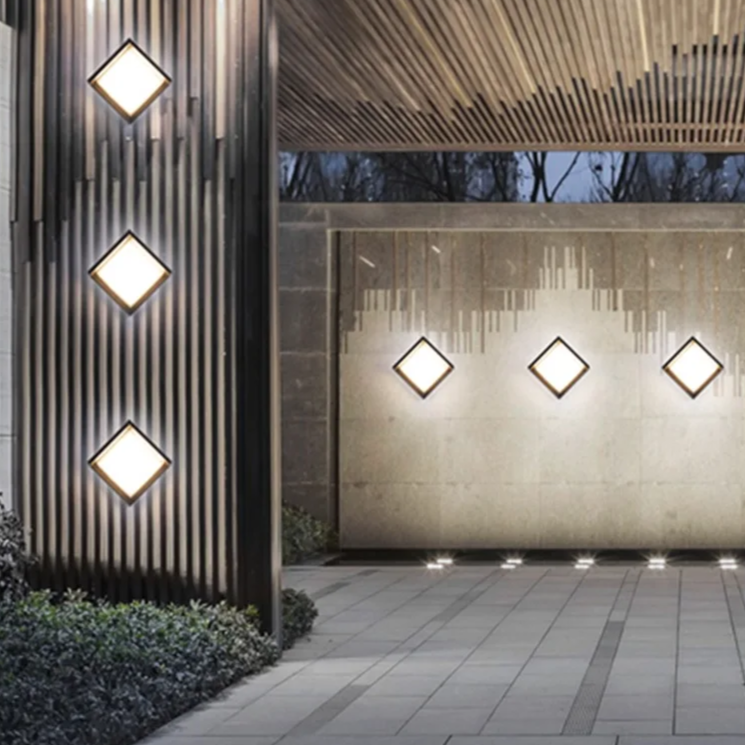 BowLift | Elegant outdoor wall lamp with motion sensor