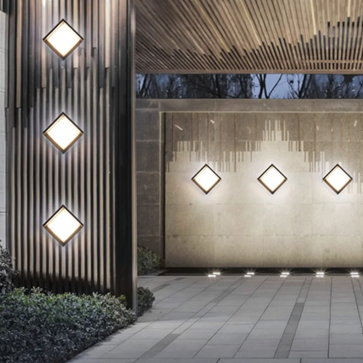 BowLift | Elegant outdoor wall lamp with motion sensor
