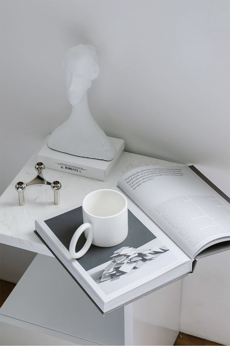 Ares Cup – Minimalist Porcelain Mug Bowlift