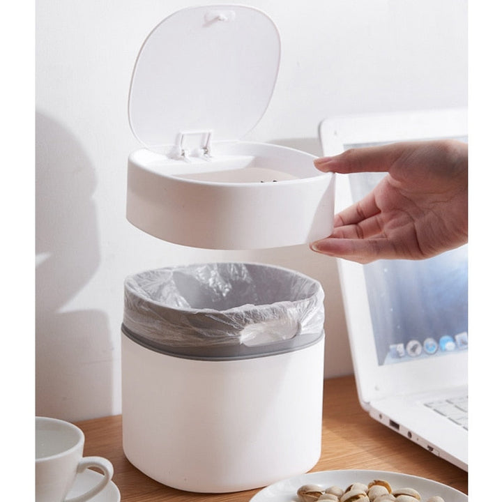 BowLift | Office Wizard Mini Desktop Trash Can