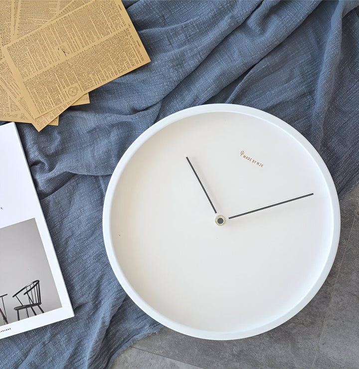 BowLift | Circ O'Clock – Modern Wall Clock Black with Silent Movement