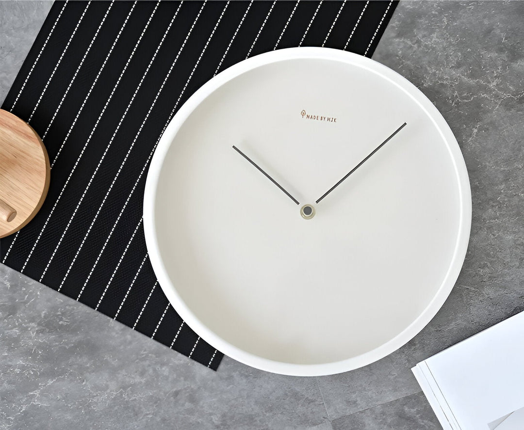 BowLift | Circ O'Clock – Modern Wall Clock Black with Silent Movement