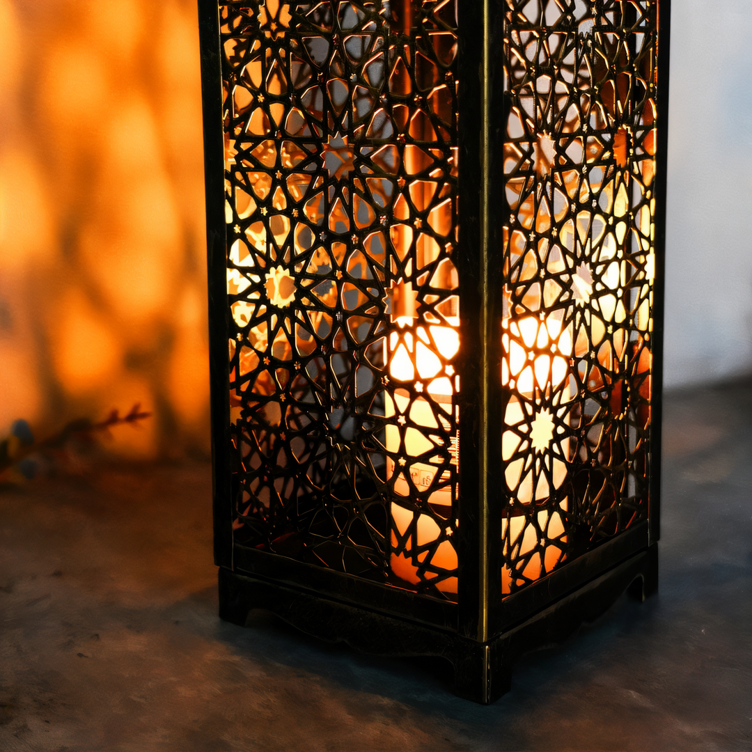 BowLift | Decorative Iron Candle Holder with Arabesque Pattern
