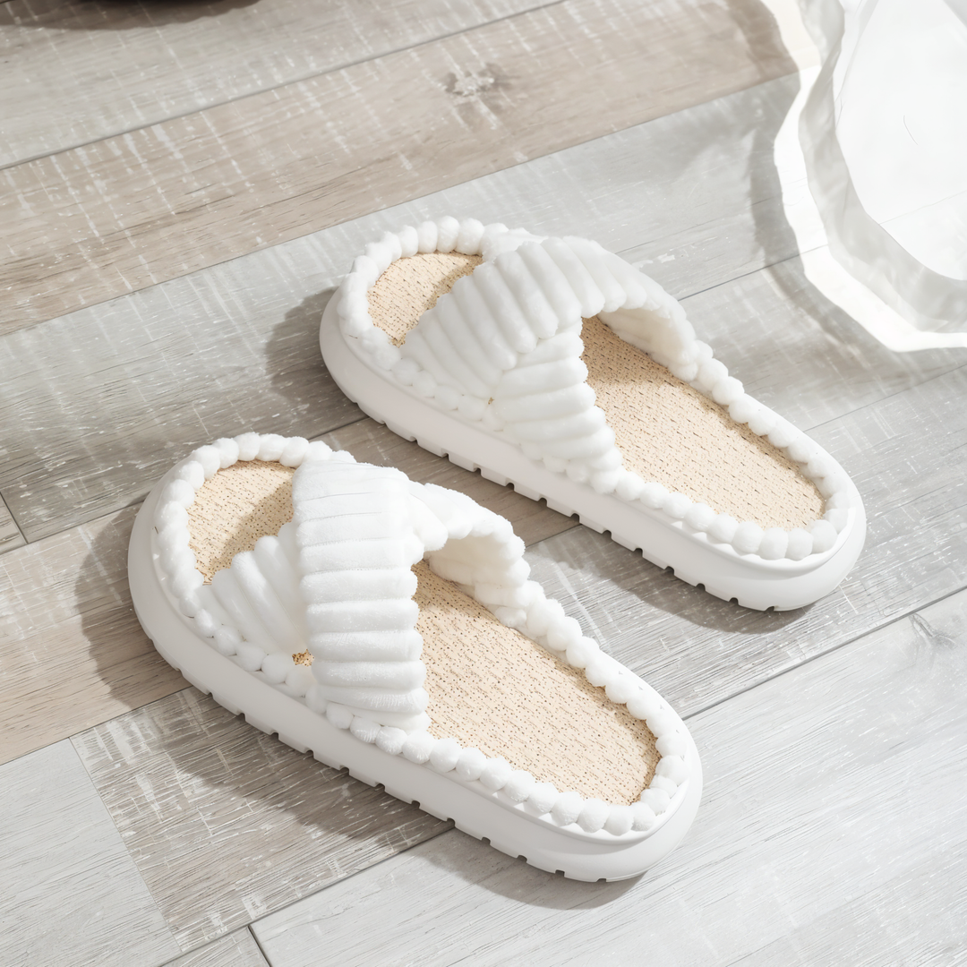 BowLift | Sofie - Lined slippers made of plush with cross band