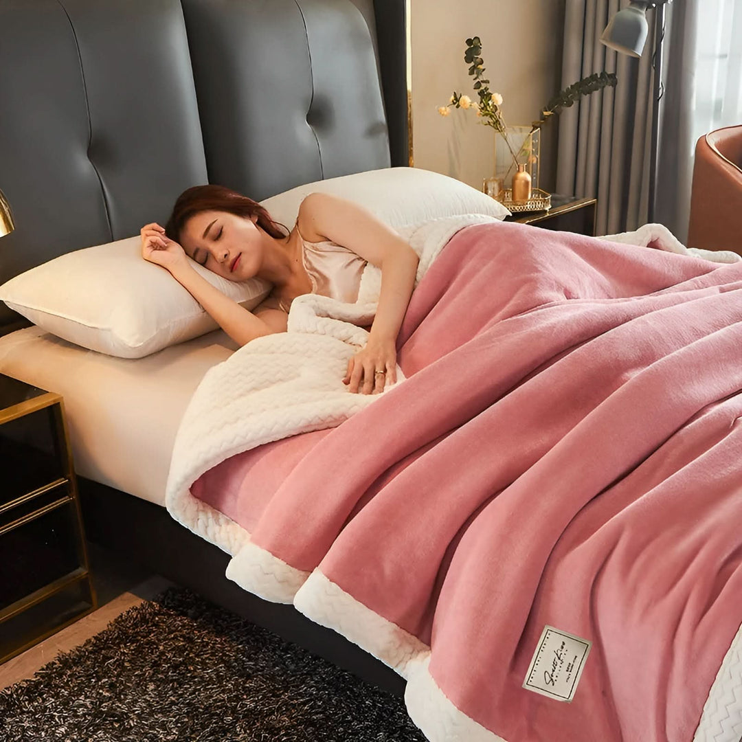 BowLift | DOWNLOFT - Three-layer Soft Blanket