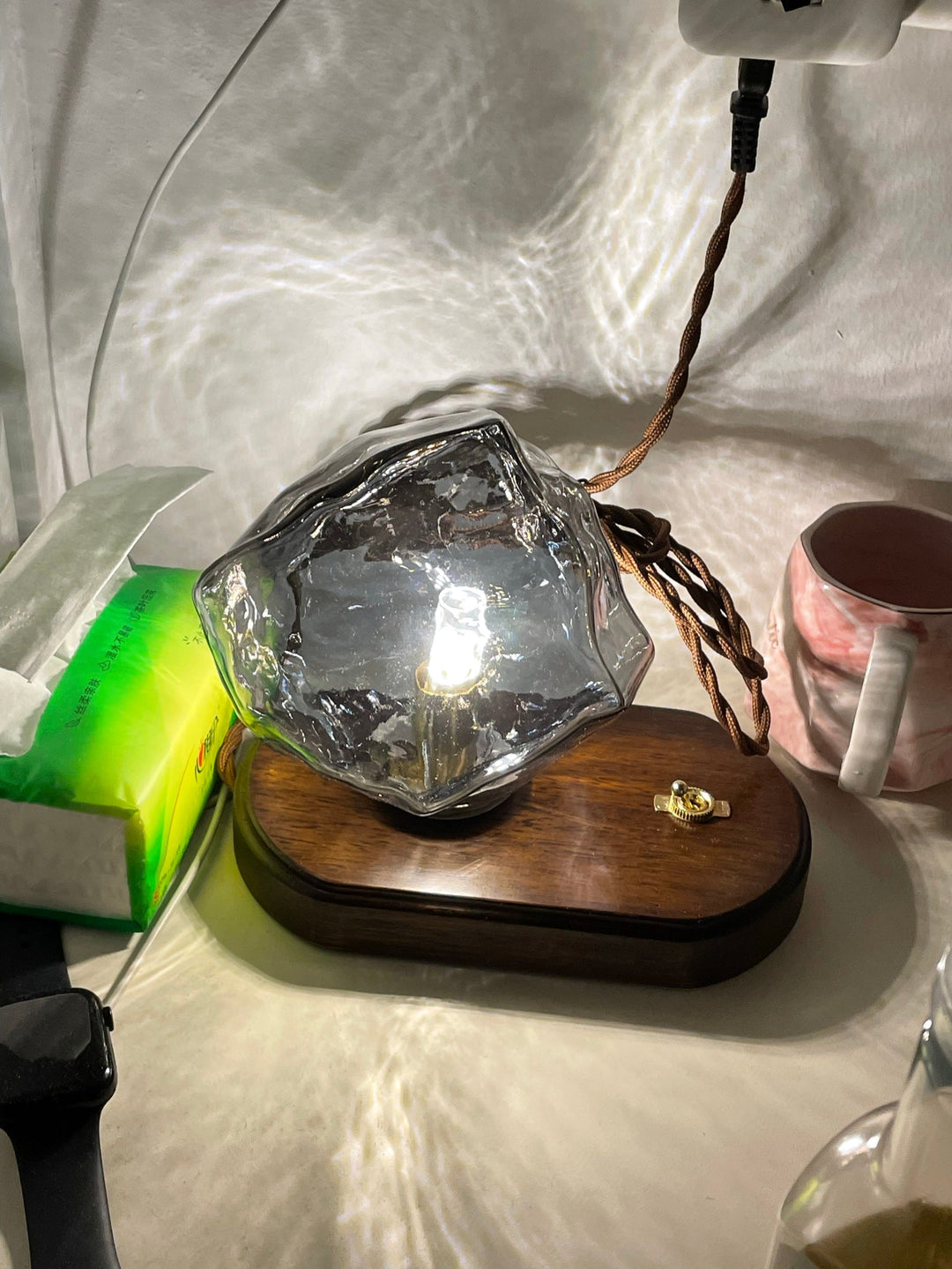 BowLift | GlowCraft Table Lamp - Elegant cordless table lamp with motion sensor