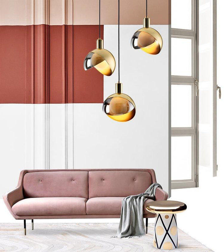 BowLift | Elegant pendant light made of gold glass for dining room