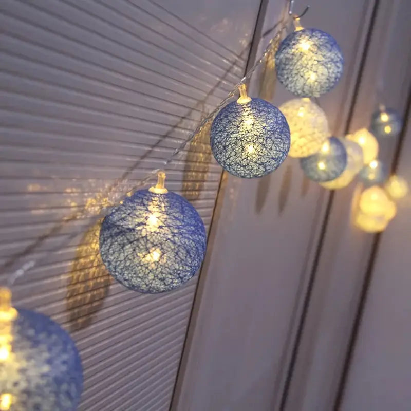 BowLift | LED string lights | Ball lights for festive occasions
