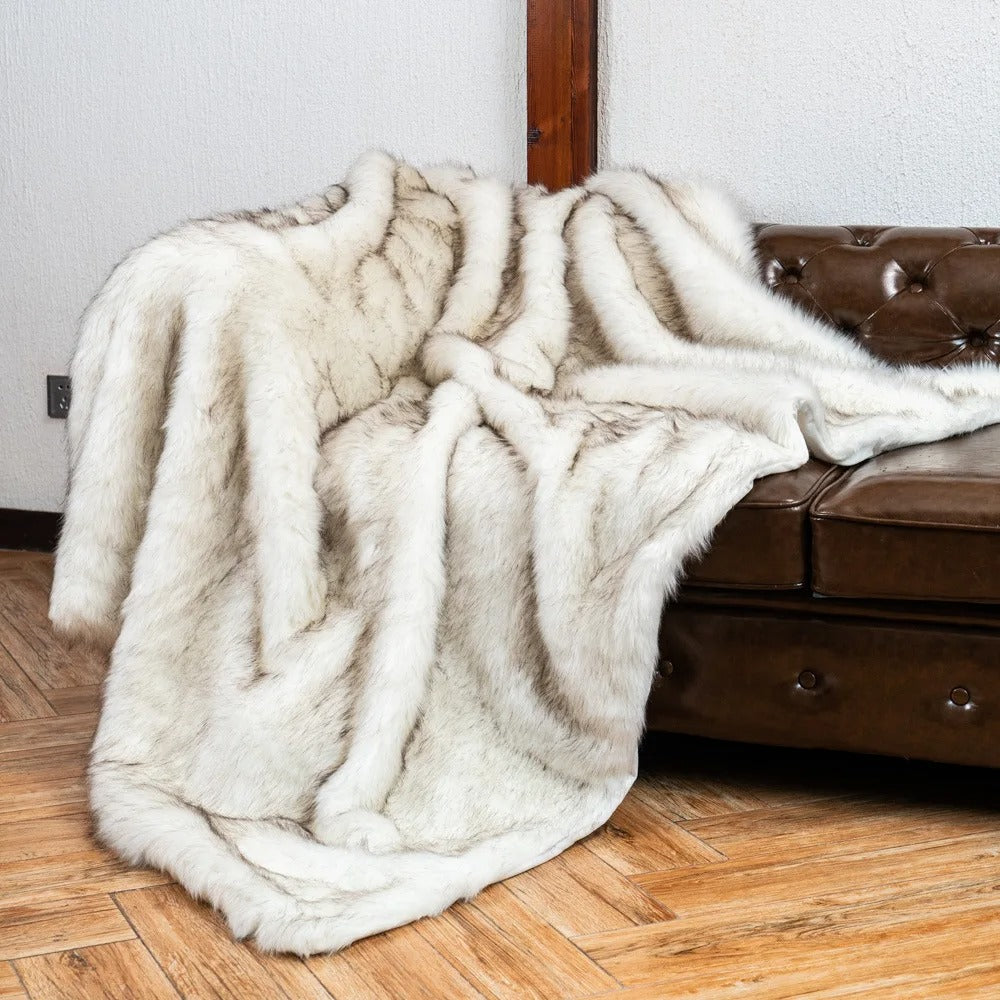 BowLift | Luxurious Faux Fur Blanket | Cozy Blanket for Home