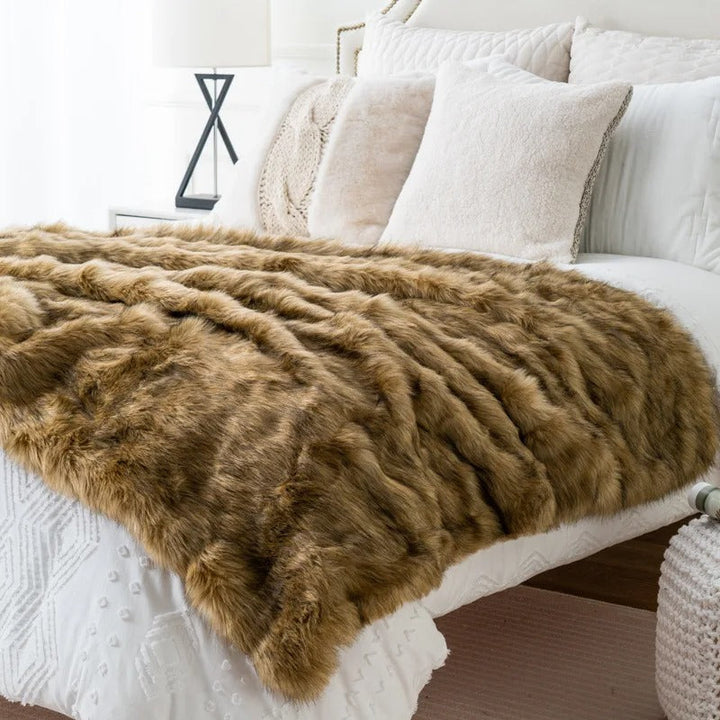 BowLift | Luxurious Faux Fur Blanket | Cozy Blanket for Home