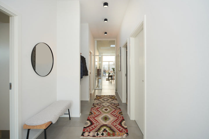 BowLift | Delicate light in minimalist style