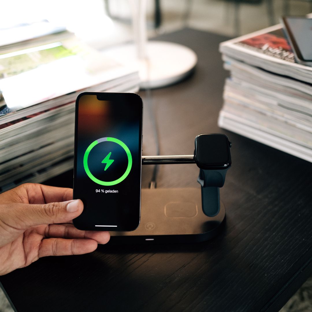 BowLift | 3-in-1 Wireless Charger for Smartphone, Smartwatch and Earbuds – Fast Charging Station with Modern Design