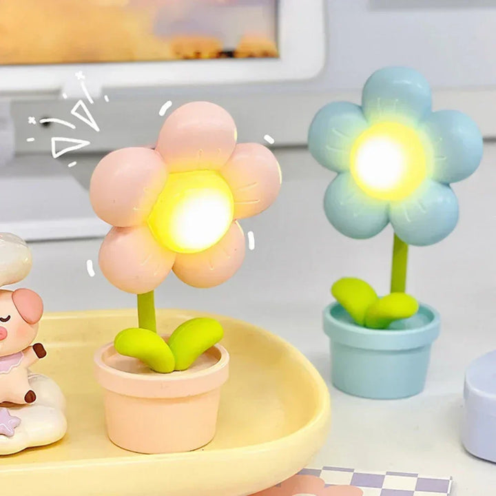 Small Flower Soothing Table Lamp - BlossomGlow | Bowlift