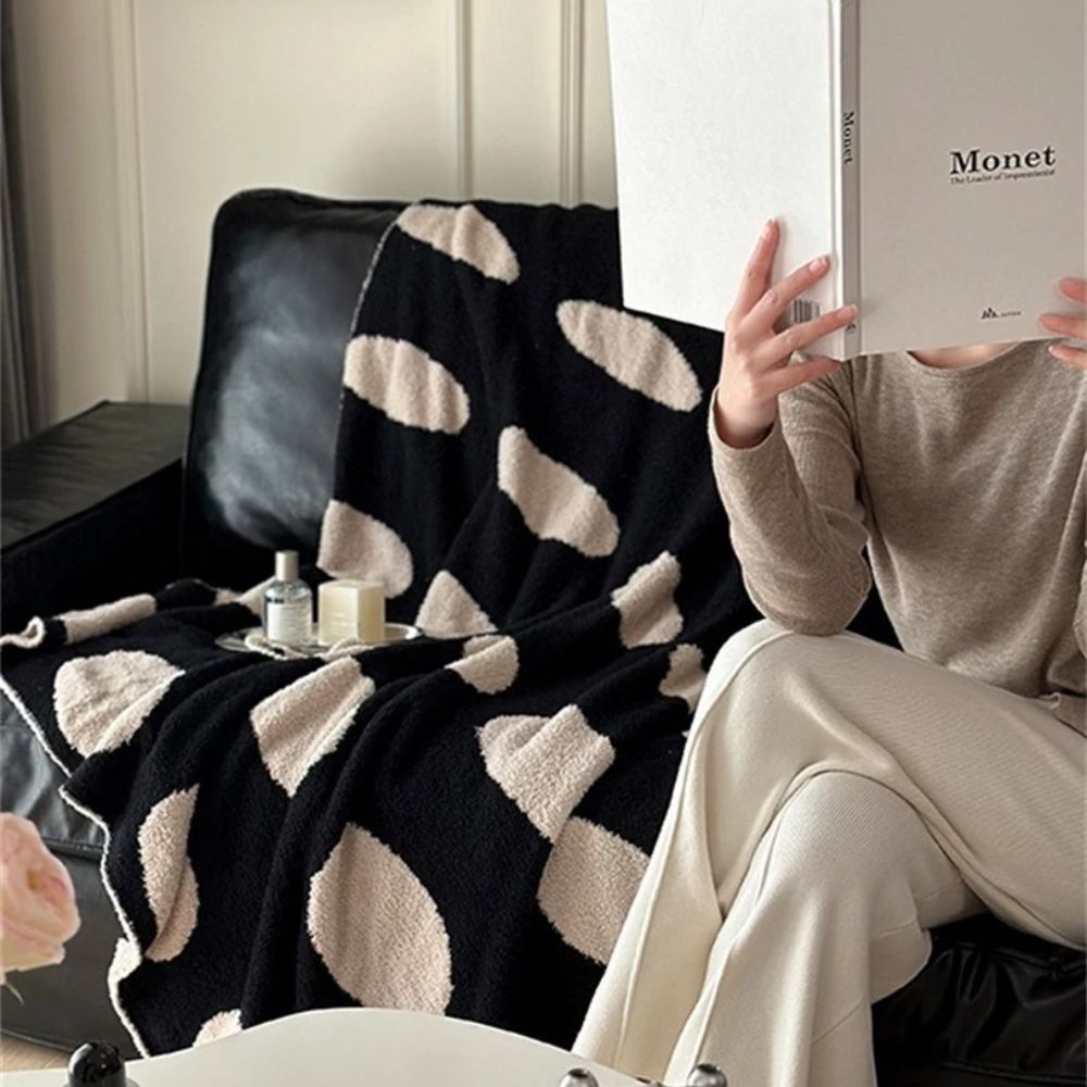 BowLift | Modern Polka Dot Fleece Blanket