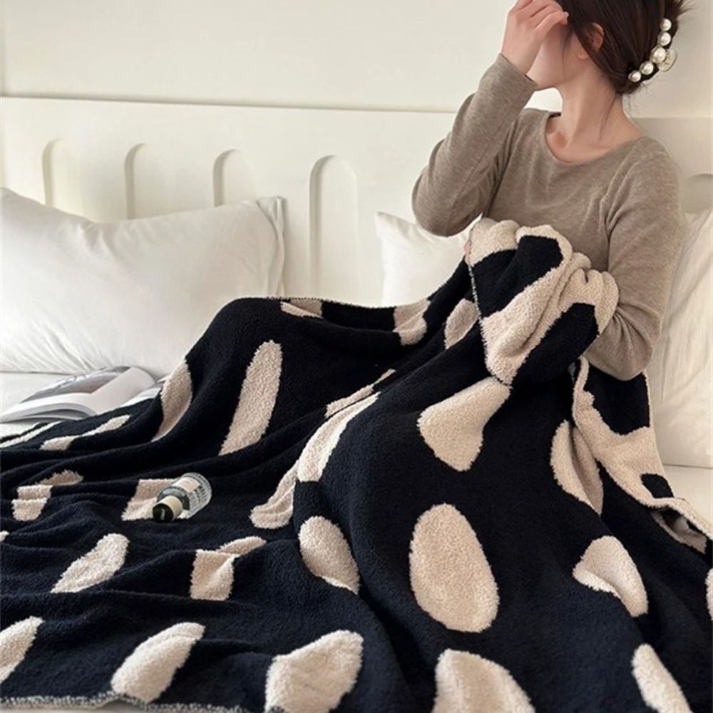 BowLift | Modern Polka Dot Fleece Blanket