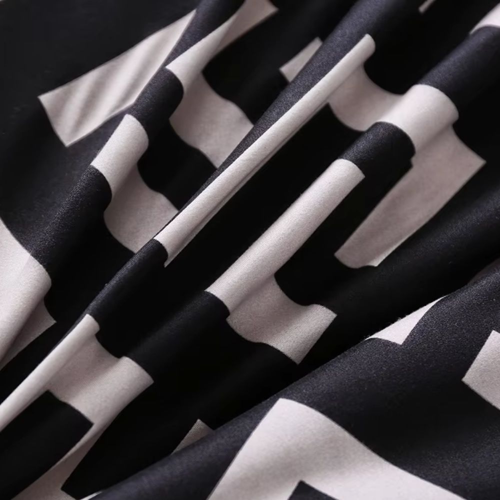 BowLift | Noir Enigma Duvet Cover Set | 3pcs Duvet Cover Set