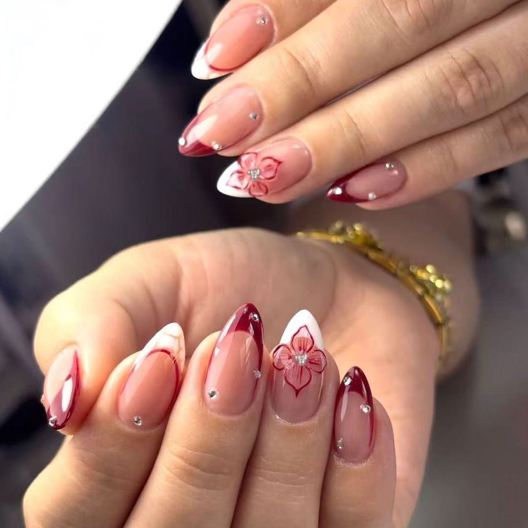 Artful nail set with floral accents Bowlift