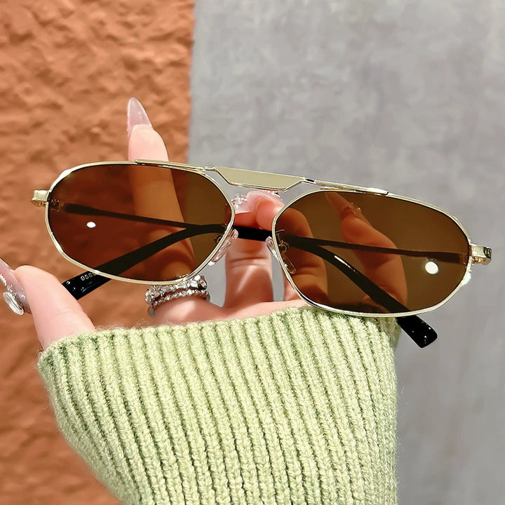 Ladies fashionable sunglasses in elegant polygon design Bowlift