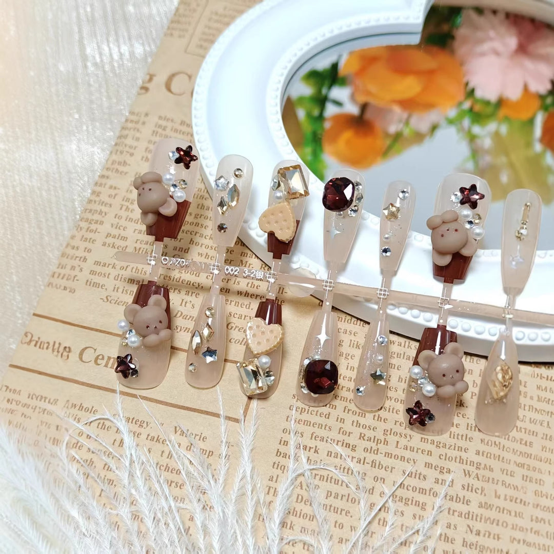 Artificial nails with charming animal and glitter design Bowlift
