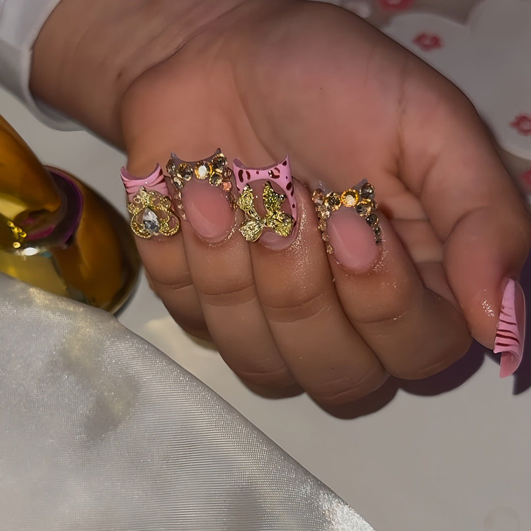 Artistic Jewel-Embellished Nail Extensions Bowlift
