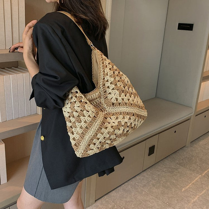 Handbag with Modern Macrame Structure Bowlift