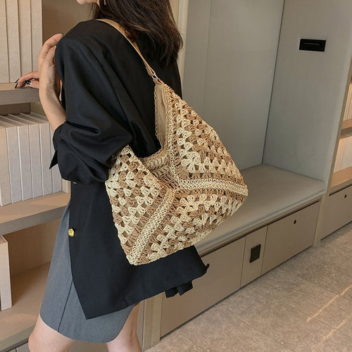 Handbag with Modern Macrame Structure Bowlift