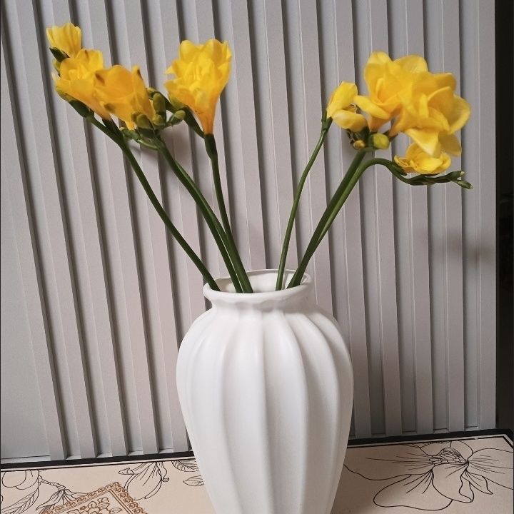 Elegant Decorative Flower Vase Bowlift