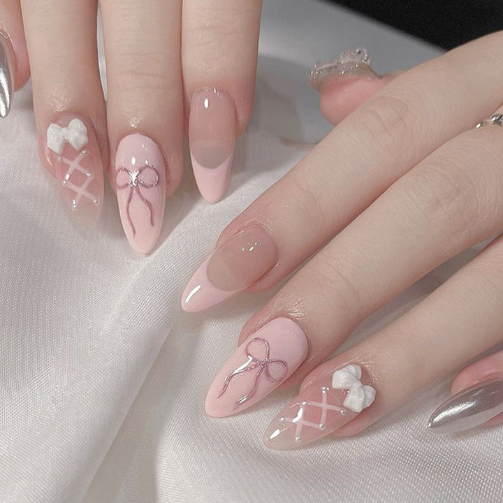 Artificial nails with elaborate design Bowlift