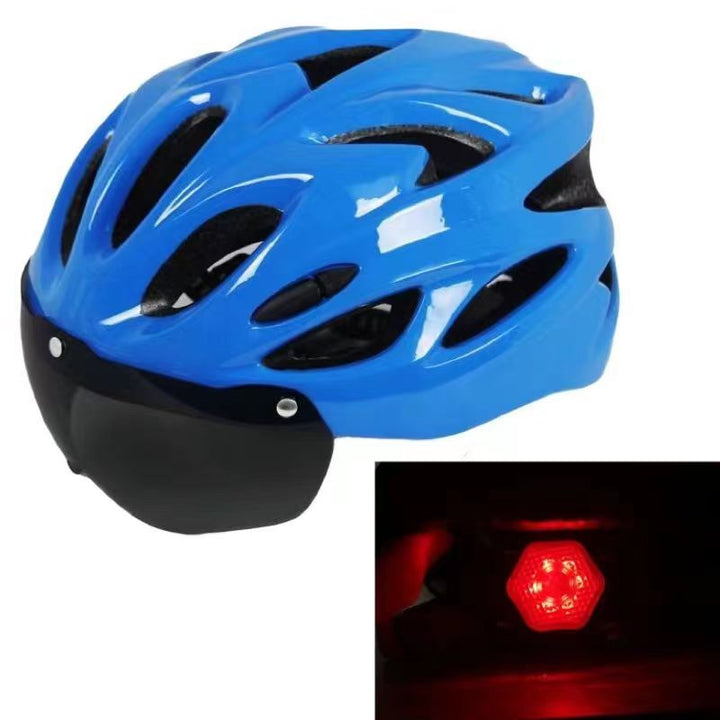 Bicycle helmet with integrated sun visor and optimal ventilation Bowlift