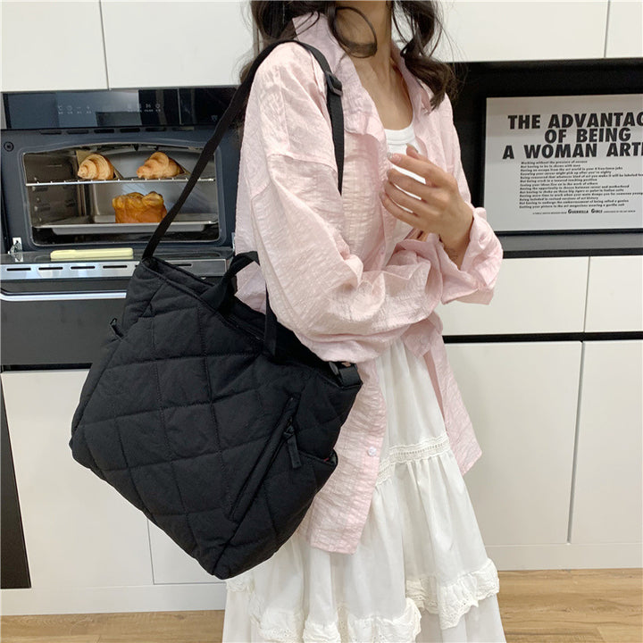 Functional and Cozy Tote Bag Bowlift