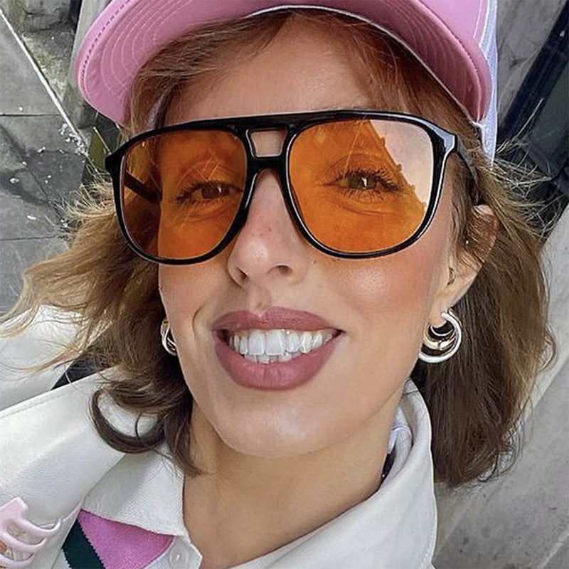 Women's fashionable sunglasses with transparent frame and blue lenses Bowlift
