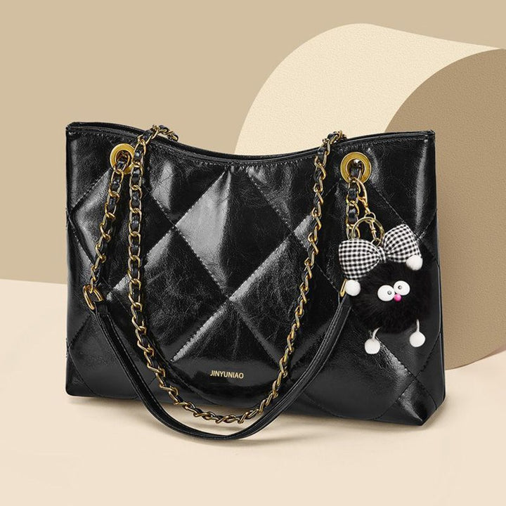 Quilted Chic Handbag Bowlift
